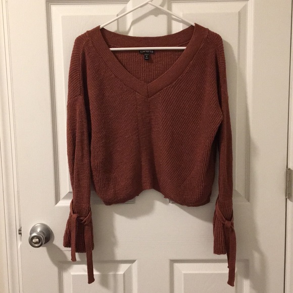 Express Sweaters - V-neck sweater with knotted bell sleeves